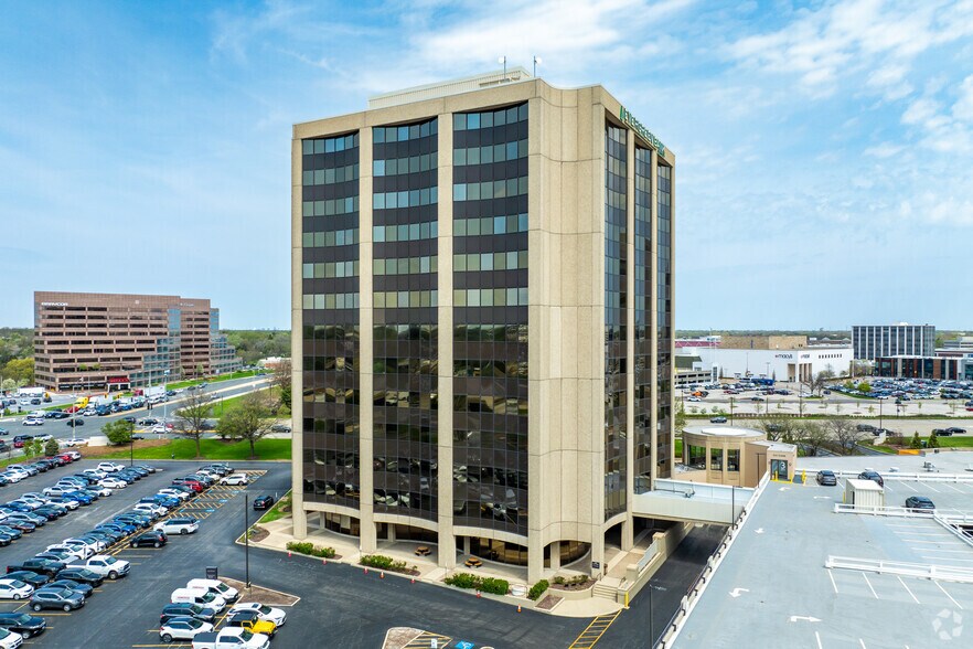 More Photos Of 1415 W 22nd St, Oak Brook Office For Lease