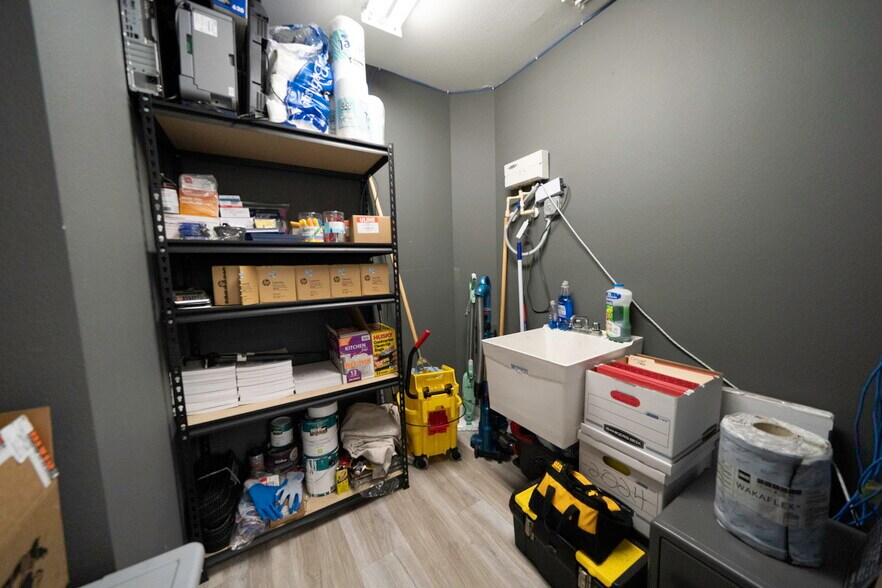 More Photos Of 25451 Fortran Dr, Punta Gorda Warehouse For Sale