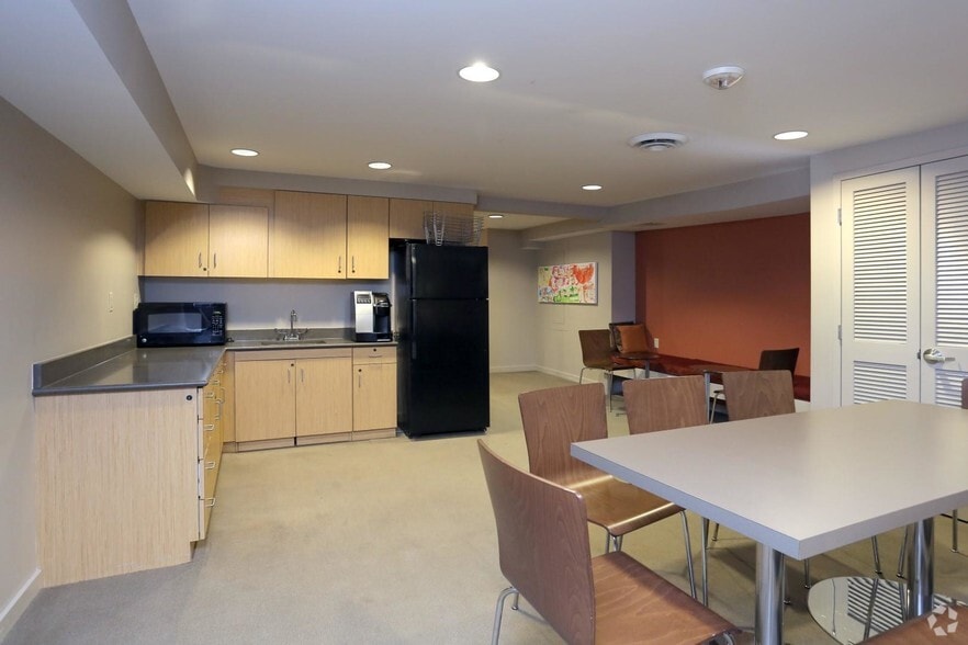 More Photos Of 8610-8650 Georgia Ave, Silver Spring Apartments For Lease