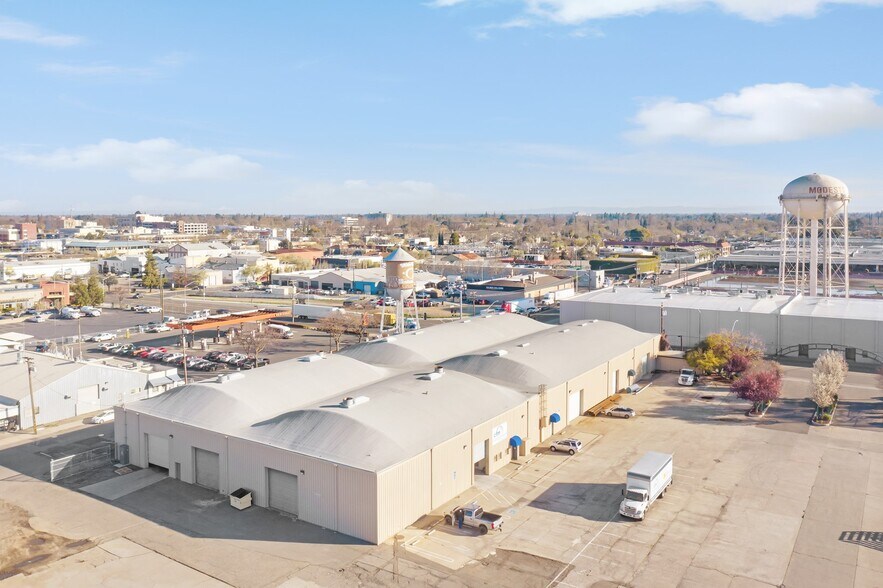 More Photos Of 301 9th St, Modesto Manufacturing For Lease