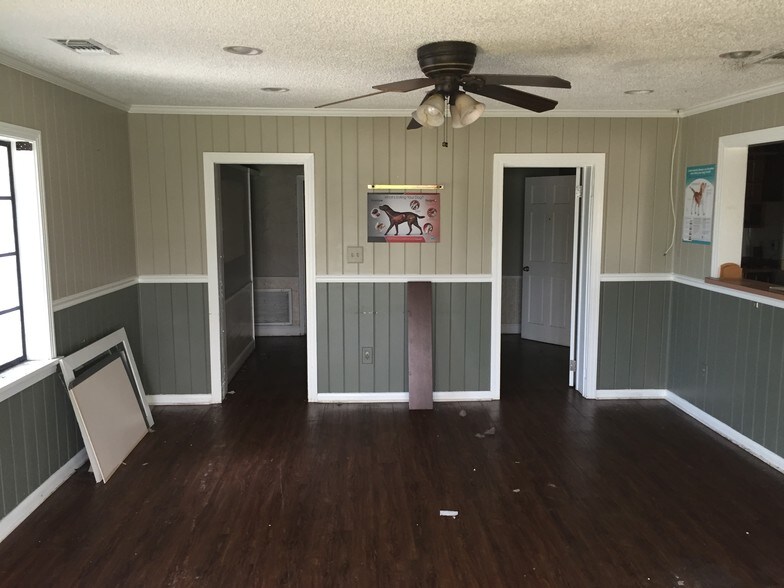 More Photos Of 3201 Crill Ave, Palatka Convenience Store For Sale