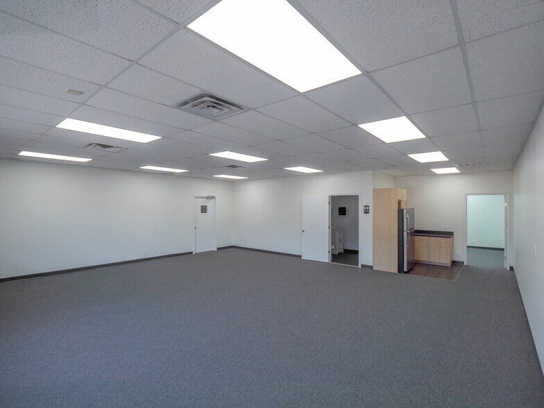 More Photos Of 3907 Warehouse Row, Austin Unknown For Lease