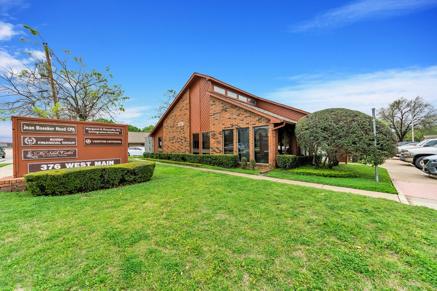 More Photos Of 376 W Main St, Lewisville Medical For Sale