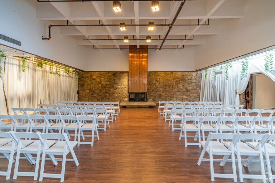 More Photos Of 6009 NW Expressway St, Oklahoma City Specialty For Sale