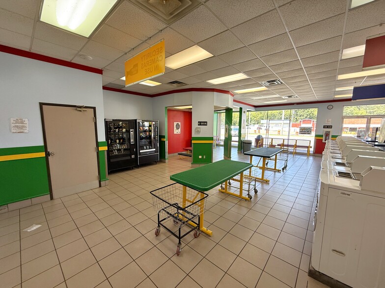 More Photos Of 861 25 70 Hwy, Newport Specialty For Sale