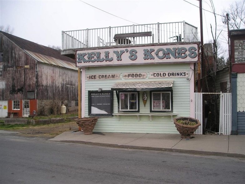 Primary Photo Of 2 Center St, Jeffersonville General Retail For Sale