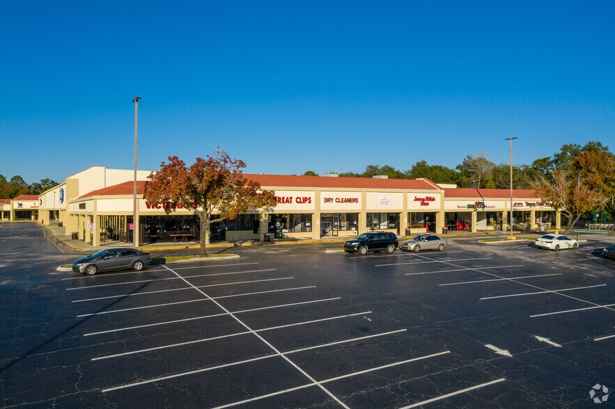More Photos Of 442-510 S Hunt Club Blvd, Apopka Unknown For Lease