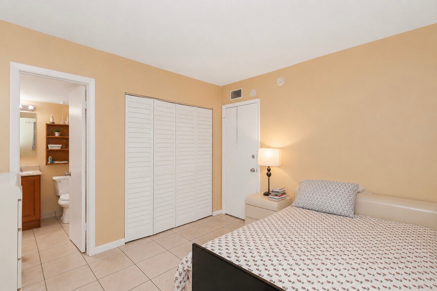 More Photos Of 4263 NW 115th Ave, Coral Springs Multifamily For Sale