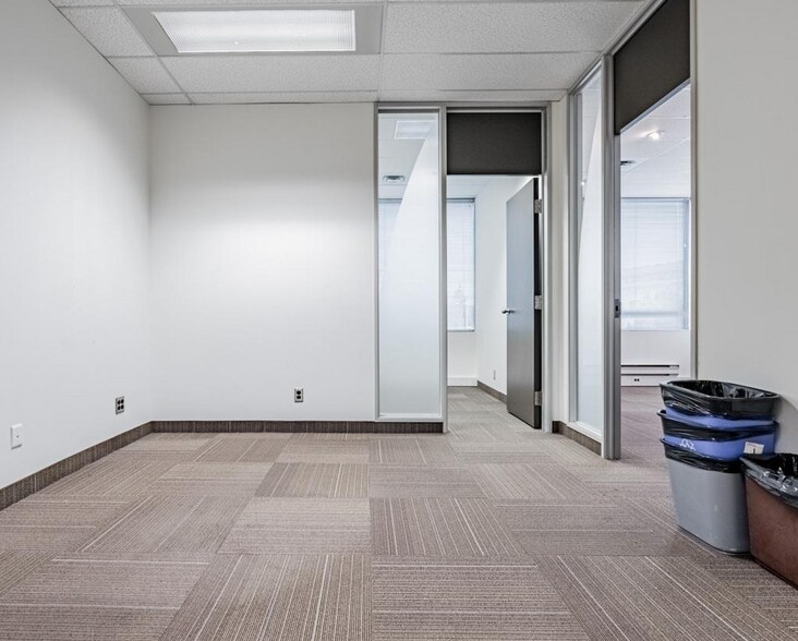 More Photos Of 2180 Meadowvale Blvd, Mississauga Office For Lease