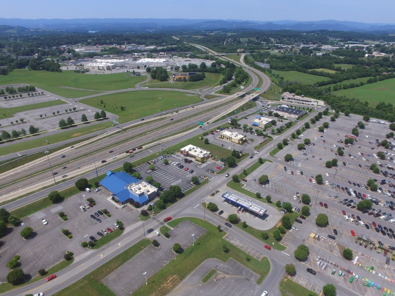 More Photos Of 504 Crockett Trace Dr, Morristown Restaurant For Sale