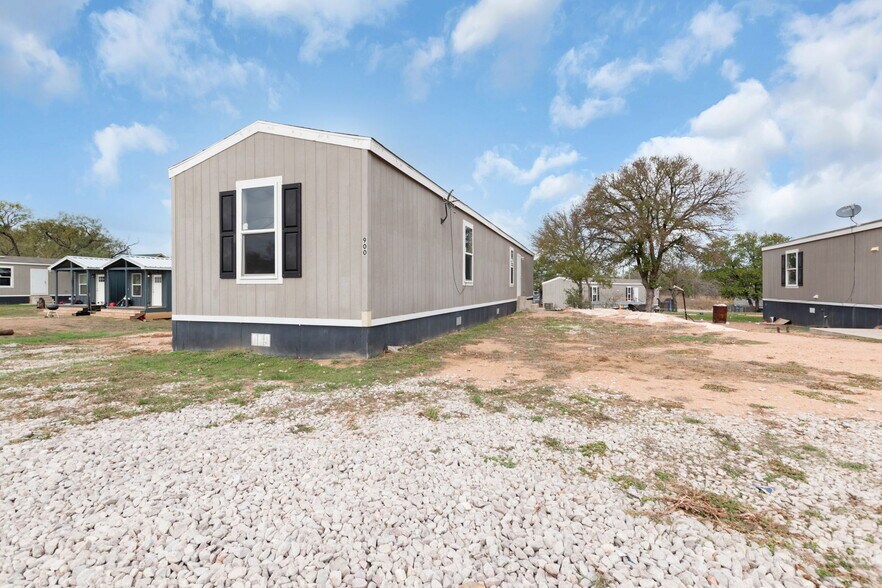 More Photos Of , Kingsland Specialty For Sale