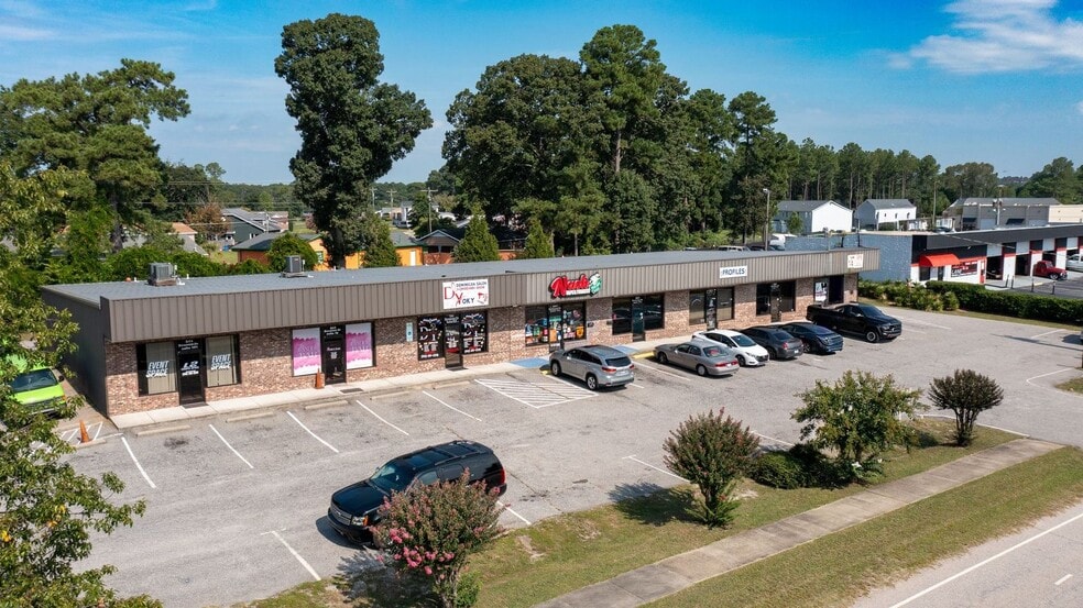 Primary Photo Of 541 Bonanza Dr, Fayetteville Freestanding For Sale