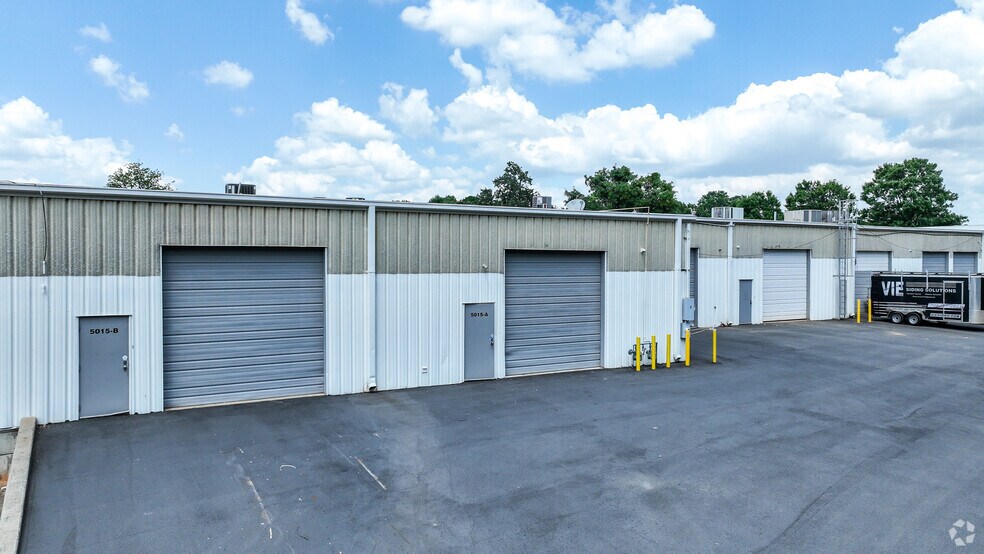 More Photos Of 5009-5015 W WT Harris Blvd, Charlotte Unknown For Lease