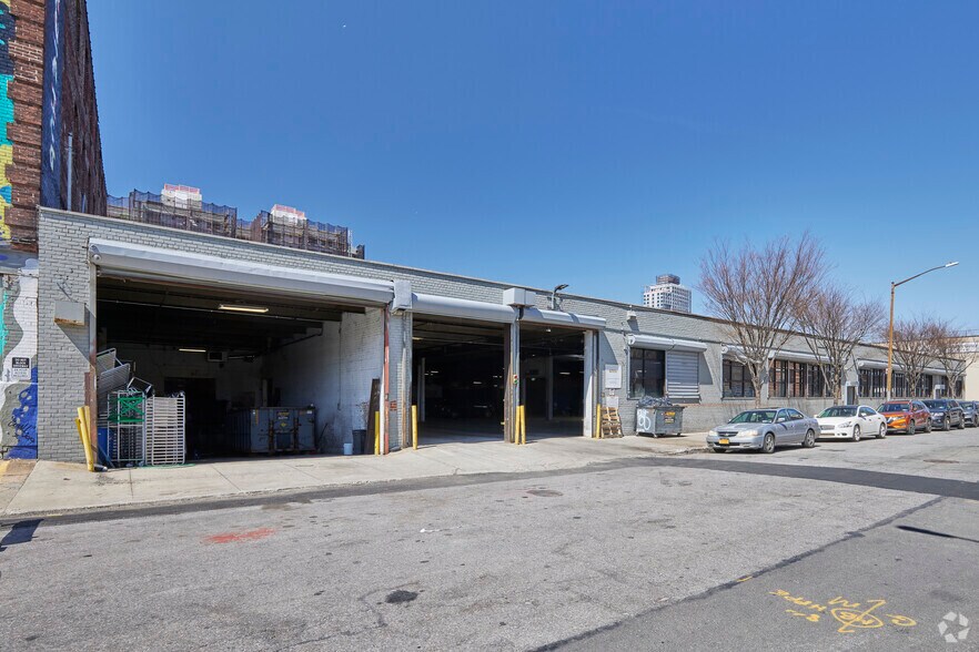 More Photos Of 2590 Park Ave, Bronx Manufacturing For Lease