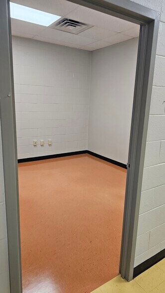 More Photos Of 2420 Grenoble Rd, Richmond Light Manufacturing For Sale