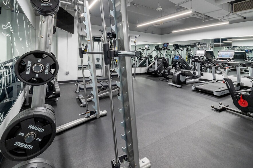 More Photos Of 2300 Wilson Blvd, Arlington Office For Lease