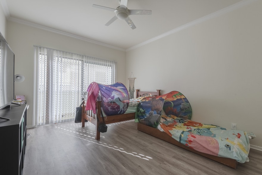 More Photos Of 1214 N Clark St, West Hollywood Apartments For Sale