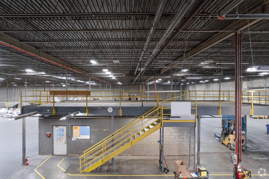 More Photos Of 4221 Monaco St, Denver Warehouse For Lease