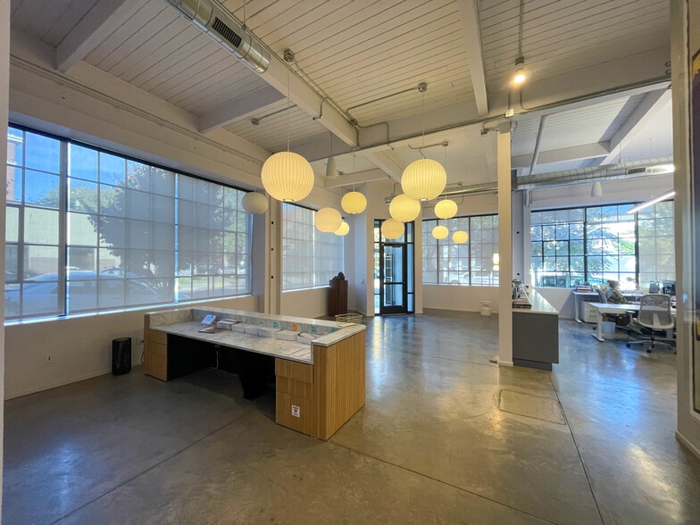 More Photos Of 1640 NW Irving St, Portland Loft Creative Space For Sale