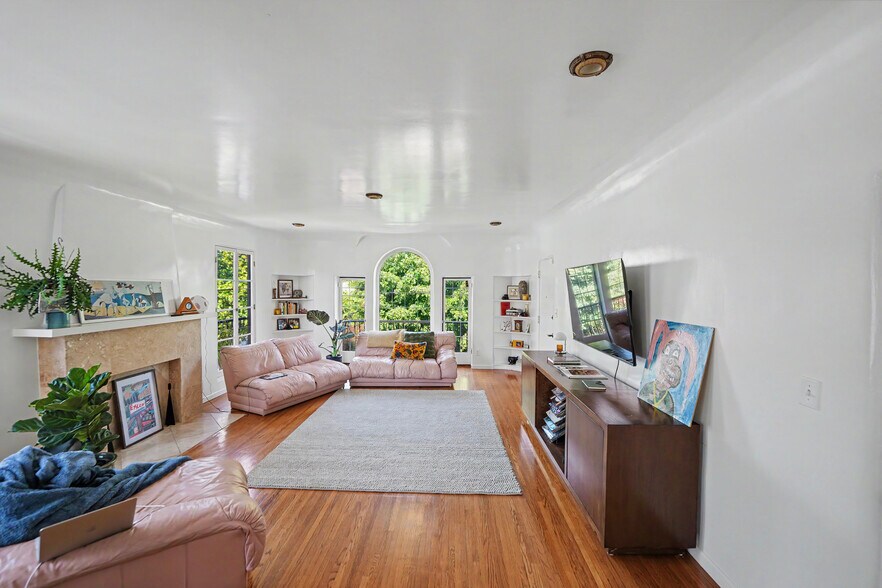 More Photos Of 942 S Mansfield Ave, Los Angeles Apartments For Sale