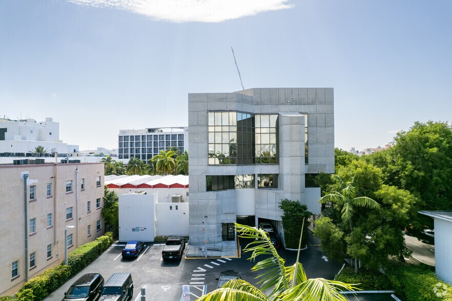 More Photos Of 930 Washington Ave, Miami Beach Office For Lease