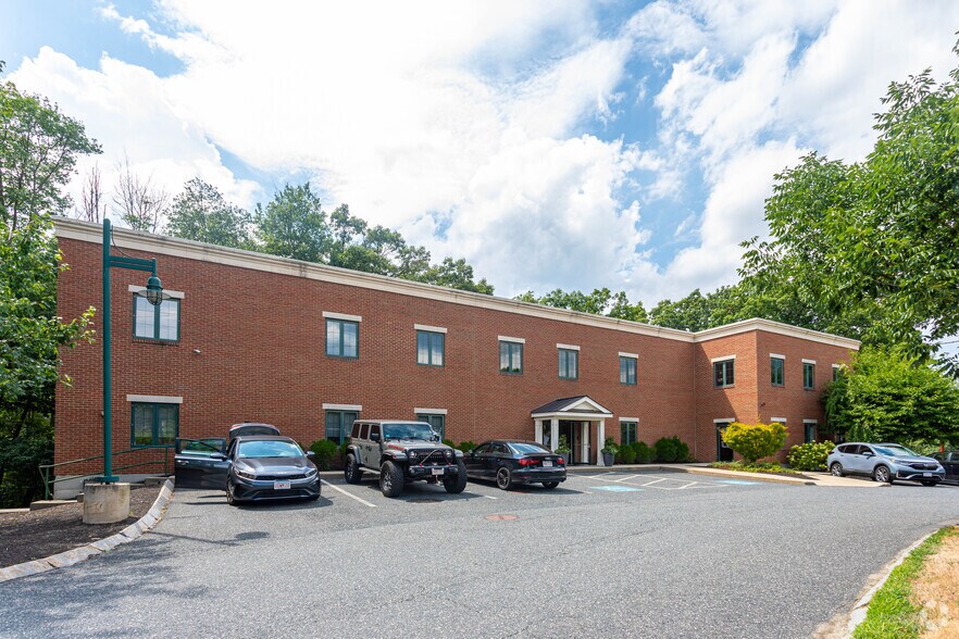 Primary Photo Of 100 Waverly St, Ashland Medical For Lease