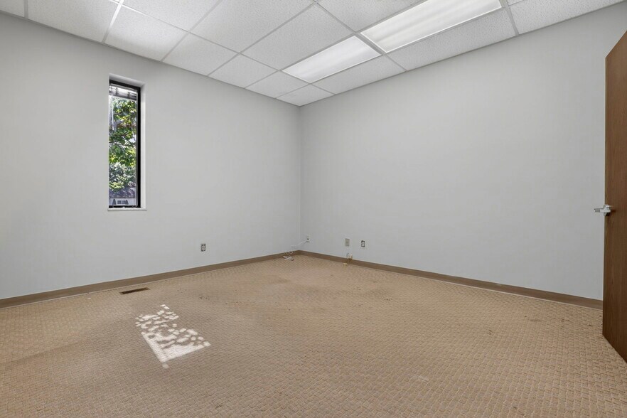 More Photos Of 3900 E Livingston Ave, Columbus Medical For Sale