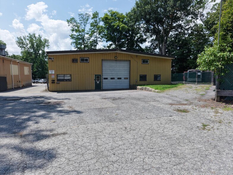More Photos Of 37A Old Albany Post Rd, Ossining Warehouse For Sale