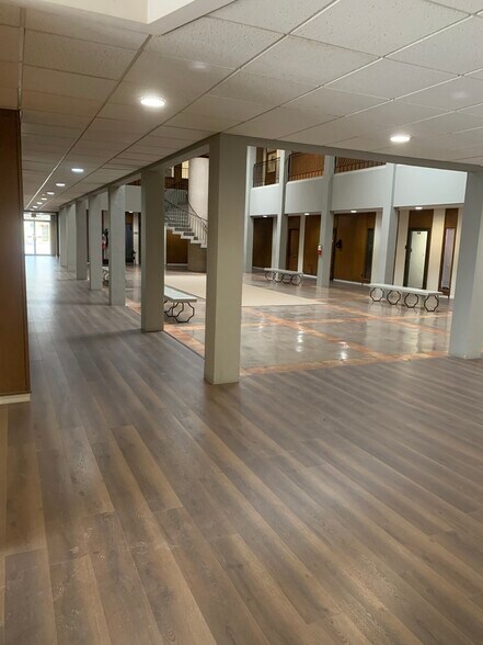 More Photos Of 598 Westwood Dr, Abilene Office For Lease