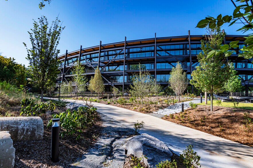 More Photos Of 745 Echo St NW, Atlanta Office For Lease