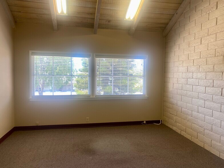 More Photos Of 3004 Deodar Ave, Costa Mesa Office For Lease