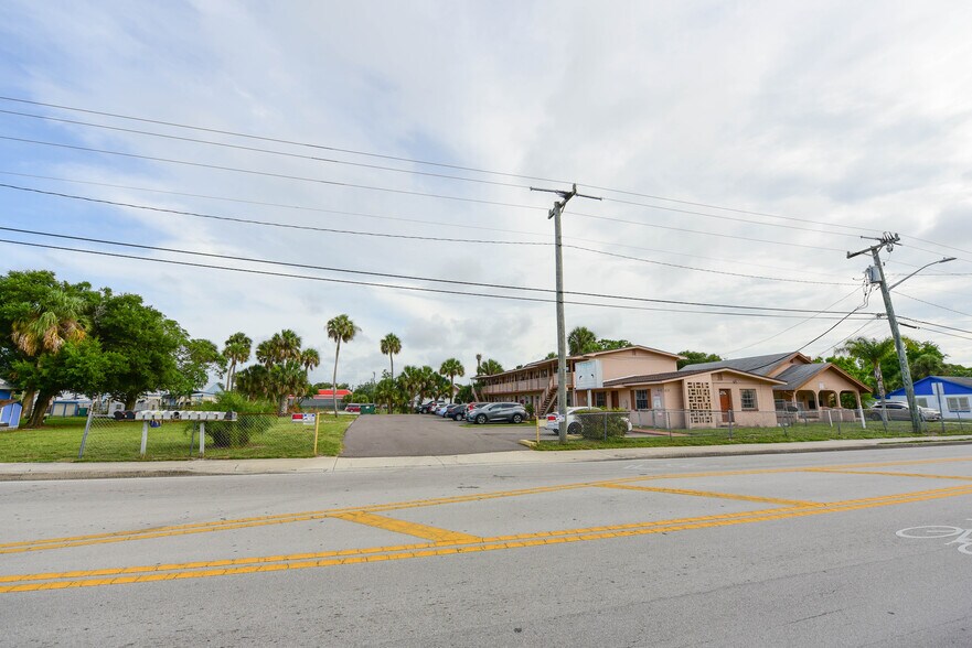 Primary Photo Of 621 Peachtree St, Cocoa Apartments For Sale