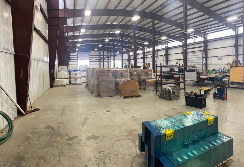 More Photos Of 105 Riley Rd, Houston Warehouse For Lease
