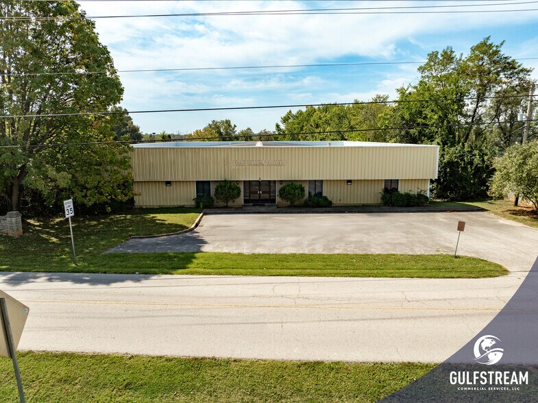 Primary Photo Of 5620 Old 54 hwy, Philpot Warehouse For Sale
