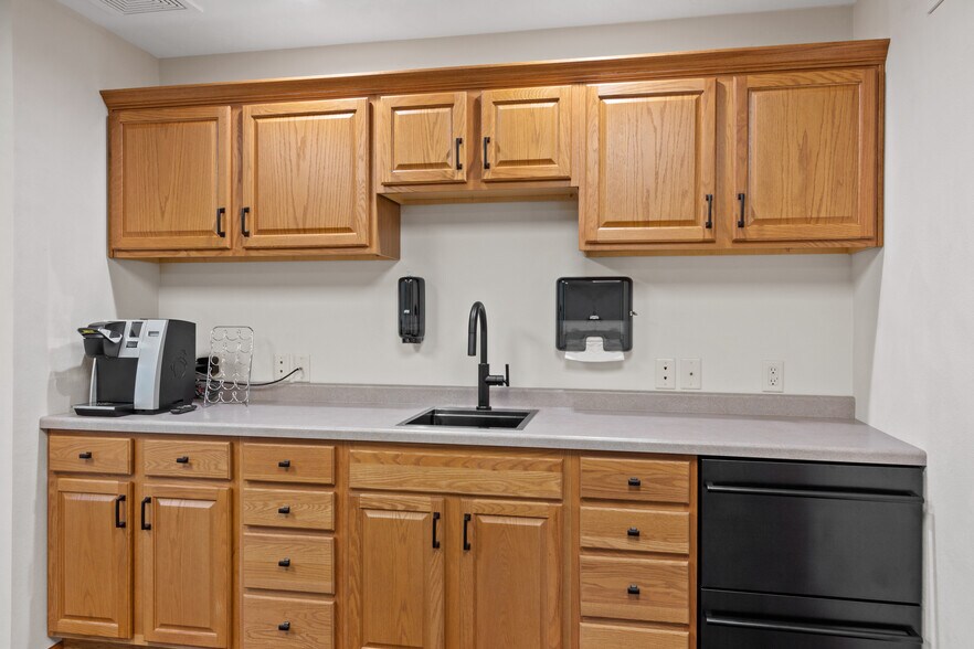 More Photos Of 3210 Post Rd, Stevens Point Office For Lease