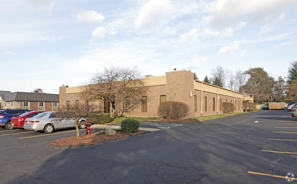 Primary Photo Of 28200 Orchard Lake Rd, Farmington Hills Office For Lease