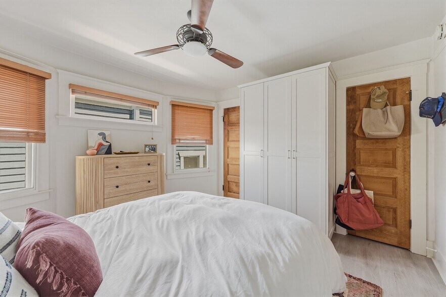 More Photos Of 218 Horizon Ave, Venice Multifamily For Sale