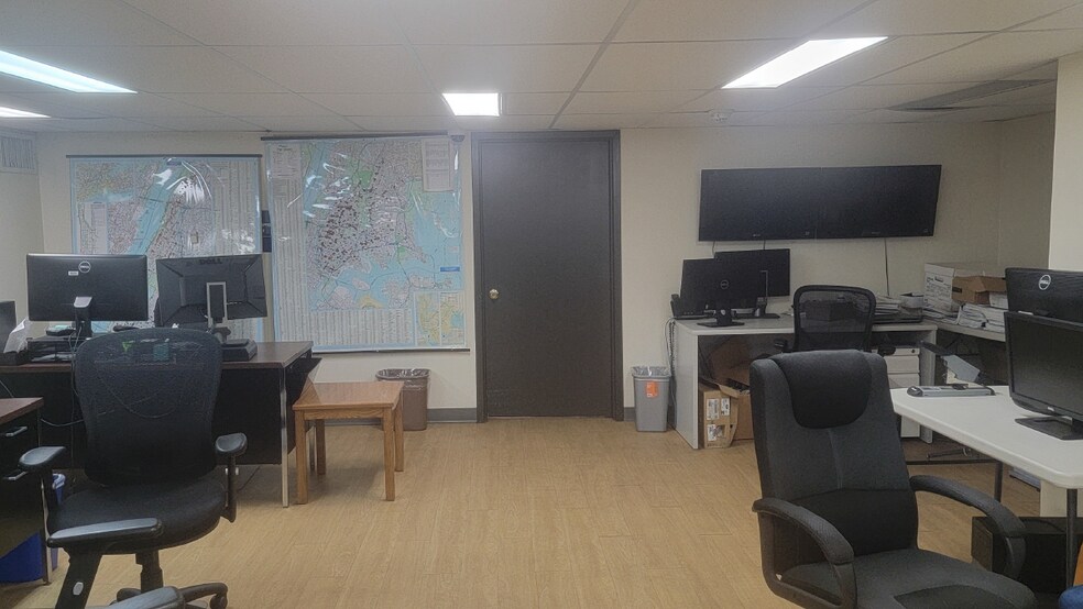 More Photos Of 253-257 Meserole St, Brooklyn Warehouse For Sale