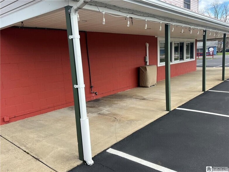 More Photos Of 4860 NY-430, Bemus Point Flex For Sale