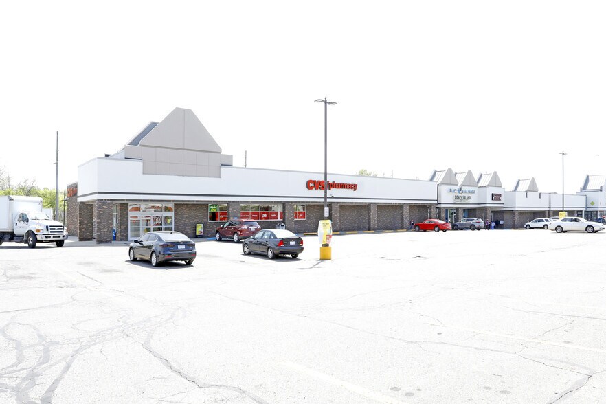 Primary Photo Of 50-66 E Walton Blvd, Pontiac Storefront For Lease