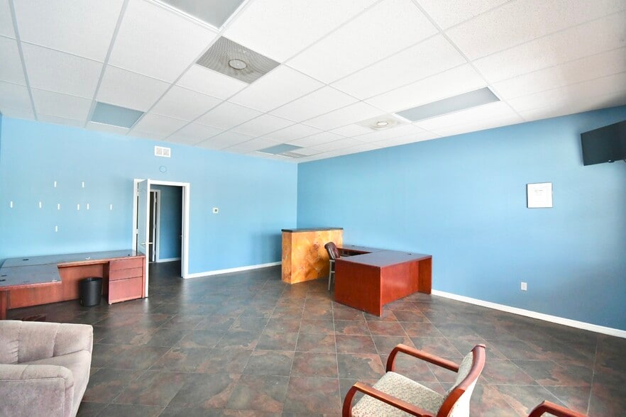 More Photos Of 17218 Toledo Blade Blvd, Port Charlotte Unknown For Lease