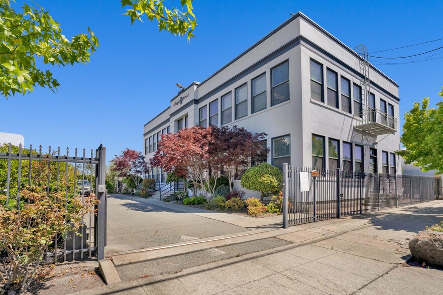 More Photos Of 725 Folger Ave, Berkeley Loft Creative Space For Sale