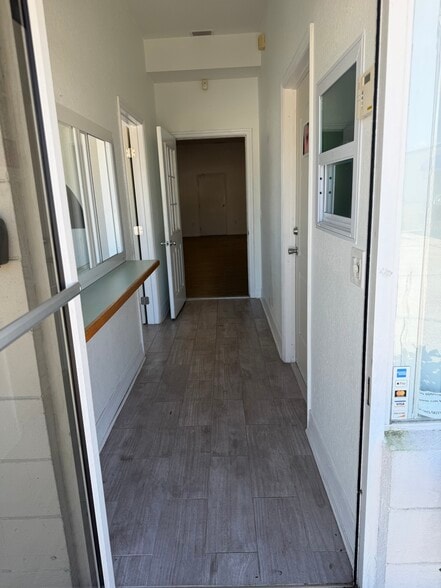 More Photos Of 4751 E Moody Blvd, Bunnell Showroom For Lease