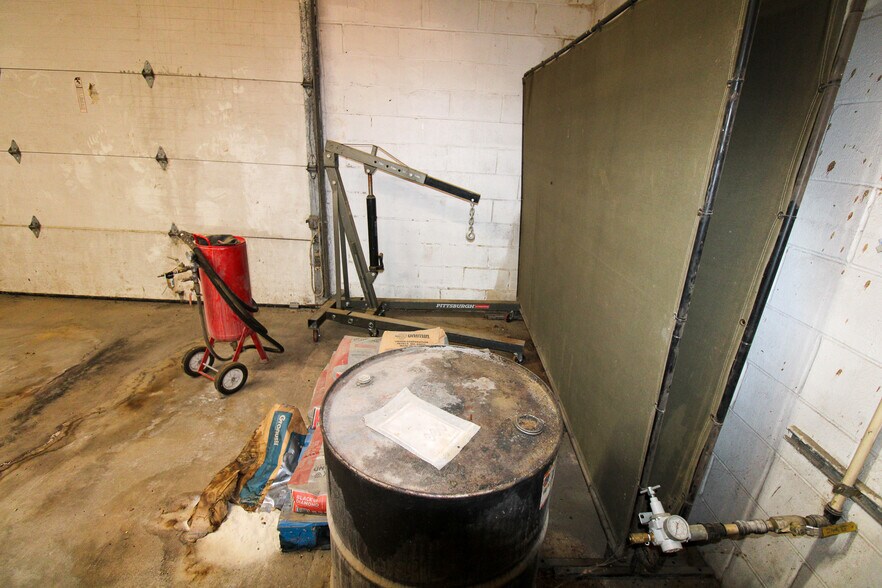 More Photos Of 7350 State Route 111, South Roxana Industrial For Sale