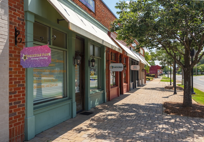 More Photos Of 1358 13th St, Columbus Storefront Retail Office For Lease