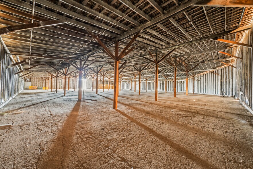 More Photos Of 901 Underwood Street, Littlefield Warehouse For Sale