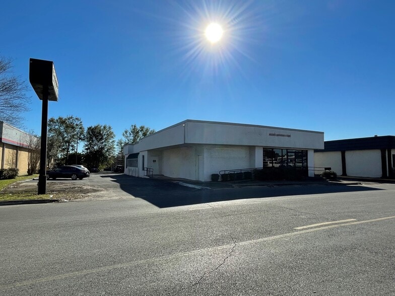 More Photos Of 5042 Bayou Blvd, Pensacola Freestanding For Sale