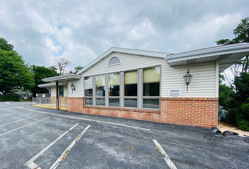 More Photos Of 915 N Hanover St, Elizabethtown Medical For Sale