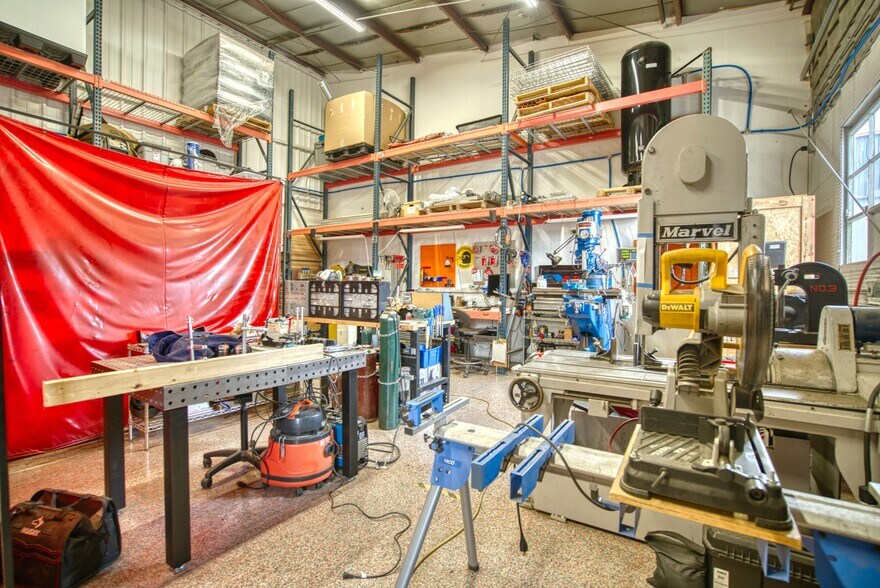 More Photos Of 3220 Prairie Ave, Boulder Unknown For Lease