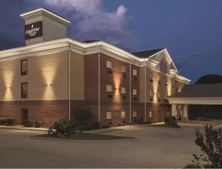 More Photos Of 5760 I 55 S, Byram Hotel For Sale